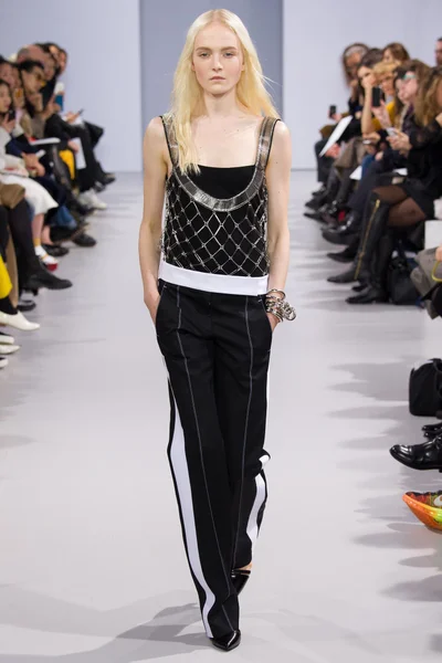 Look 9